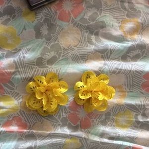 Yellow flower bows